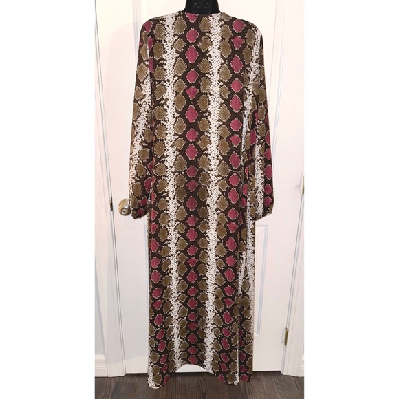 Buddy Love snake print duster in sangria - Picture 4 of 8